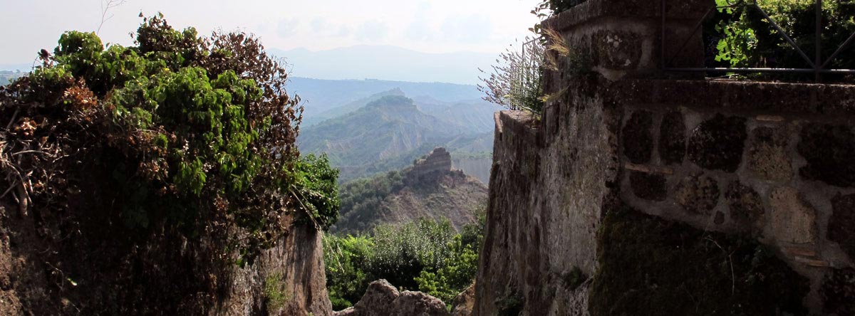 Calanchi dal borgo di Civita di Bagnoregio