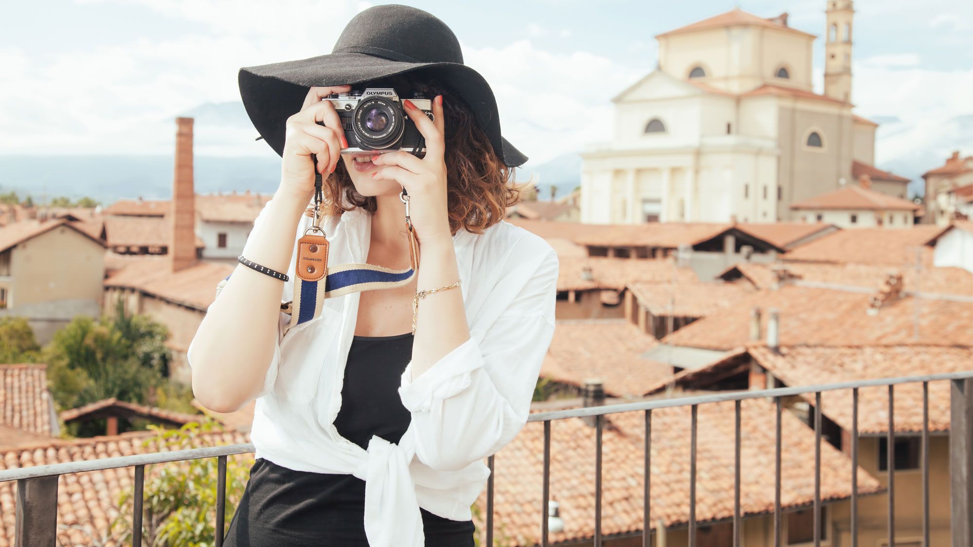 Turista che scatta una foto